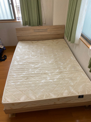 【美品】ダブルベッド用　マットレス