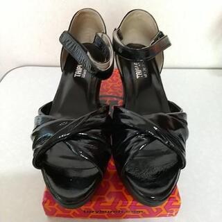 ＱＶＣ トリプルエアーサンダル