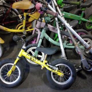 ペダルなし自転車　キックボードの画像