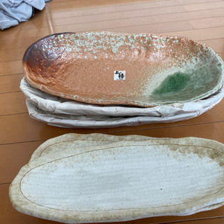 30センチ和皿×3枚、脚付皿×2枚