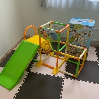 【美品】くまのプーさんおりたたみジム（ジャングルジム、滑り台）