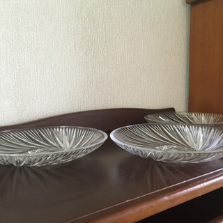ガラスのお皿　3枚セットの画像