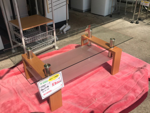 【リサイクルサービス八光　田上店　配達・設置OK】ベージュ　強化ガラス製ローテーブル