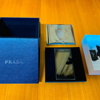 スマートフォンPRADAの画像