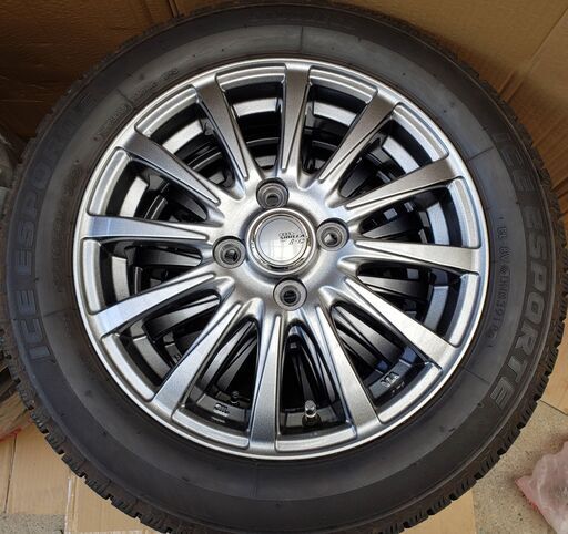 14㌅ホイール付きスタッドレスタイヤ　４本（155/65R14　750）