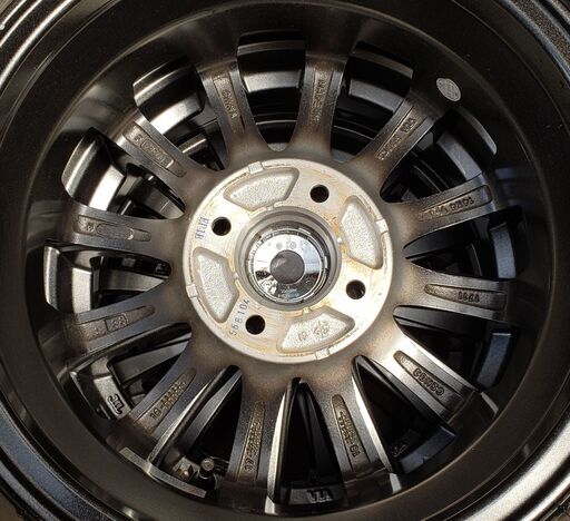 14㌅ホイール付きスタッドレスタイヤ　４本（155/65R14　750）