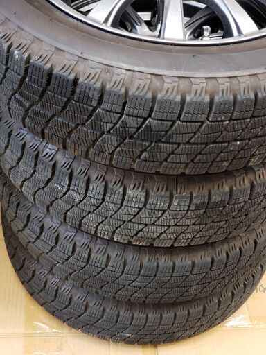 14㌅ホイール付きスタッドレスタイヤ　４本（155/65R14　750）