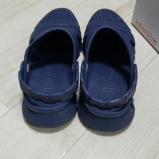 アンファミエ サンダルの画像