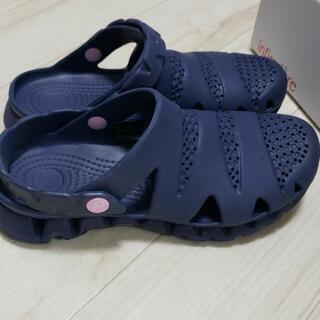 アンファミエ サンダルの画像