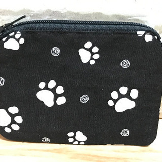 お値下げしました！ハンドメイド　かわいい　ねこ　ワンちゃん　足跡　ショールダーバッグ　小銭入れ　物入れ　3点　セットの画像