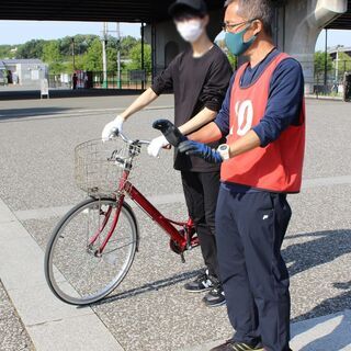 乗れないおとな（みんな）の方専門の「自転車教室」完全個人レッスン。100分の教室です！1,791名がこれまで参加！歴史も参加者実績数もアジアNo1（当教室調べ）！保険も完備で安心！日本で唯一常に継続で現在稼働中！の画像