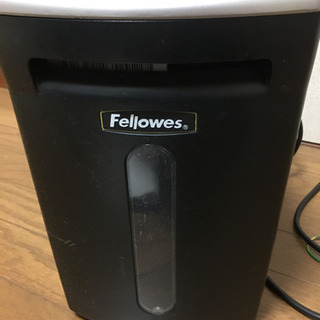 お迎えされましたフェローズ電動シュレッダー　の画像
