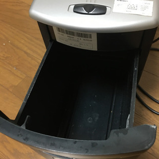 お迎えされましたフェローズ電動シュレッダー　の画像