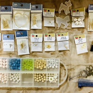 【値下げしました】UVレジン ライト ハンドメイド アクセサリー パーツセットの画像