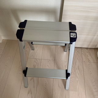購入者決まりました。脚立
