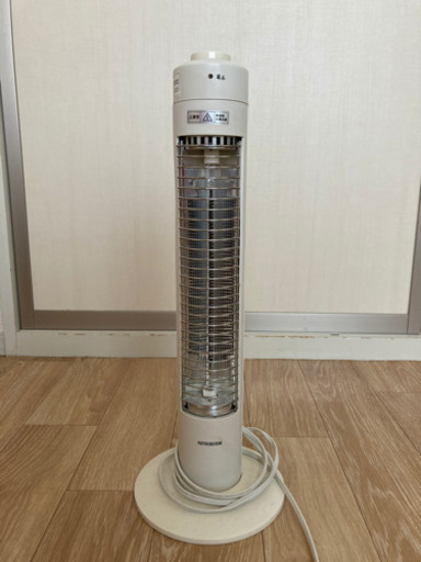 ニトリ　スリムカーボンヒーター　電気ヒーター