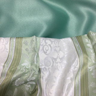 カーテンの画像