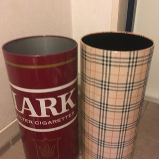 レトロな缶 2種(傘立てなど)の画像