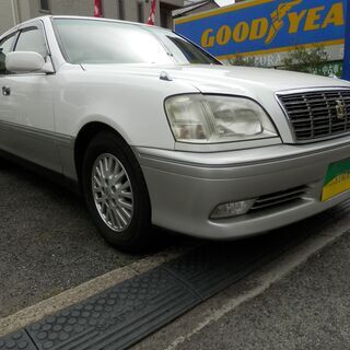 クラウンロイヤルサルーン　パールツートンの画像