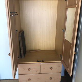 洋服タンスの画像