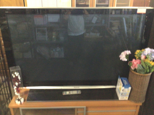 液晶カラーテレビ　65インチ