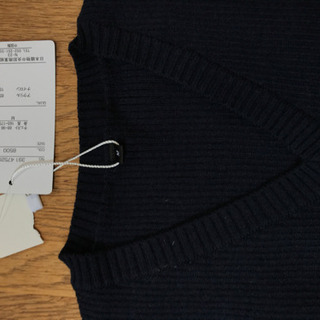 ネイビーVネックセーター☆未使用の画像