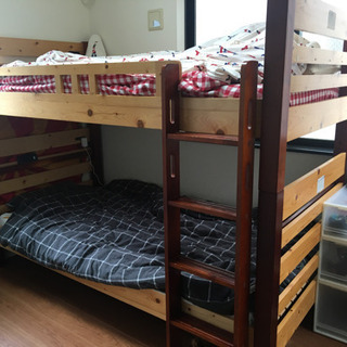 二段ベットの画像