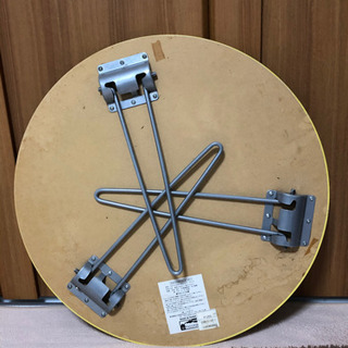折り畳み可能　丸いテーブルの画像
