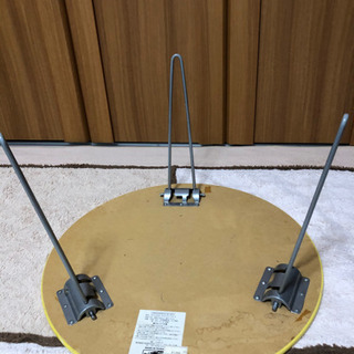 折り畳み可能　丸いテーブルの画像