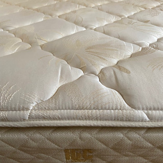 【6／10迄限定出品】 値下げ　大塚家具 IDC キングスダウン Kingsdown  マットレスのみの画像