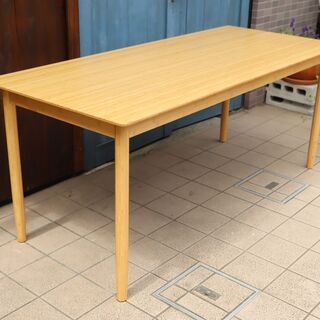 無印良品(MUJI)の竹材ダイニングテーブルです♪ナチュラルな風合いの