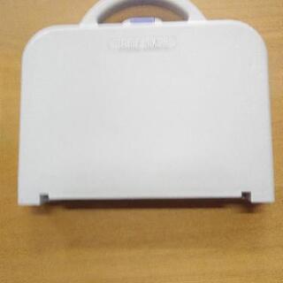 キャンプ用品　ミニテーブル