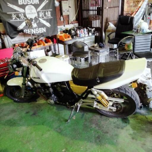 バイク XJR 400 4HM