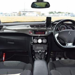 ローンも可！これで最終値引き【超美車！6MT！車検ロング！】スポーツシック　シトロエンDS3の画像