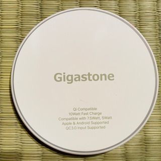 ワイヤレス充電器 ホワイト Gigastoneの画像