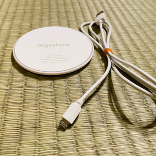 ワイヤレス充電器 ホワイト Gigastoneの画像