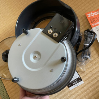 象印　お鍋や餃子パーティーに★ミニグリルパン　定価8000円　★超美品　　象印　電気鍋　説明書付きの画像
