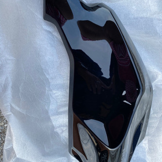 値下げ 　中古　新型CB250Rタンクカウルの画像