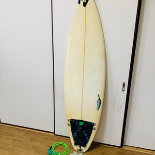 サーフボードショート