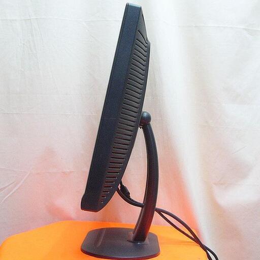 サブにもメインにも使える19型液晶モニター