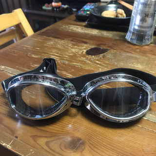 ビンテージ風の軽量ゴーグル