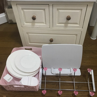 ほぼ未使用　2段チェスト　プレートその他セット