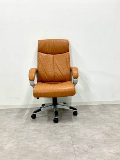 【新品】オフィスチェアー　キャスター付き　アウトレット品