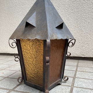 【屋外用　アンティークなランタン🕯差し上げます】1部ガラスの一面...