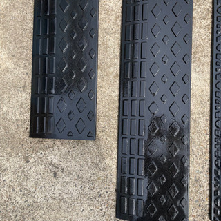 ゴム製段差スロープ、プレート【引き渡し予定者決定しました】の画像