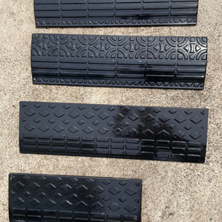 ゴム製段差スロープ、プレート【引き渡し予定者決定しました】の画像