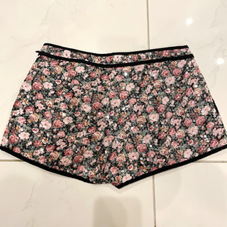 ROYAL PARTY ショートパンツの画像