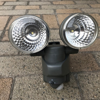 LEDセンサーライト　差し上げます。
