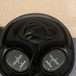 3ピンのヘッドホン