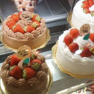 【浦安】甘い香りに包まれて…。お洒落な洋菓子店🍰ケーキなどの販売・製造補助♪ 未経験者大歓迎！時給1200円～◆ 週3日～OK♪ 学生･フリーター大歓迎！の画像